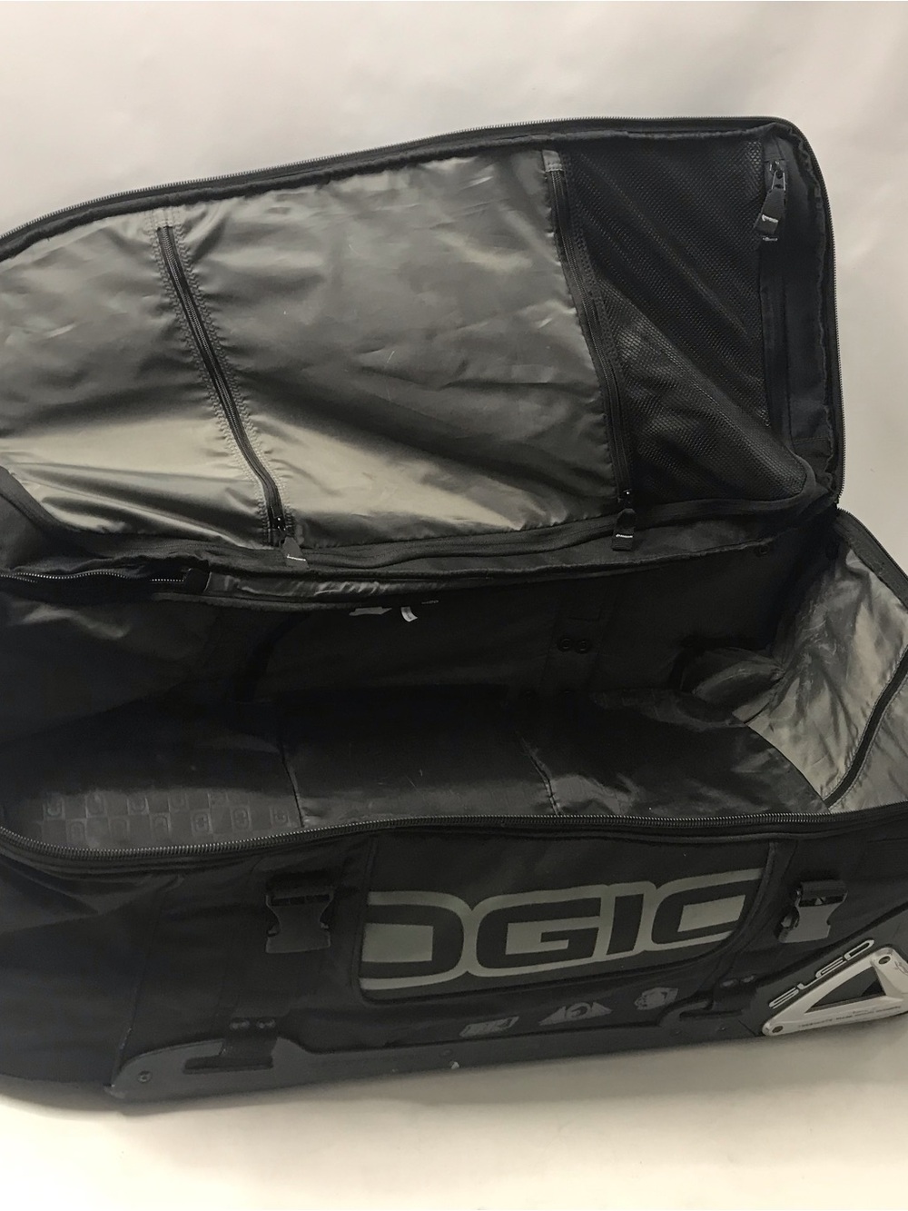 Ogio Rig 9800 Wheeled Rolling Gear Bag Suitcase/Luggage Black - Picture 9 of 13